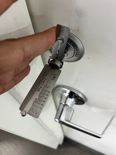 Emergency Locksmith- Lockwood 001